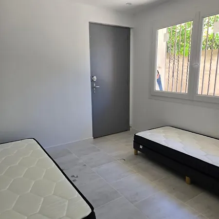 Yamna Apartment